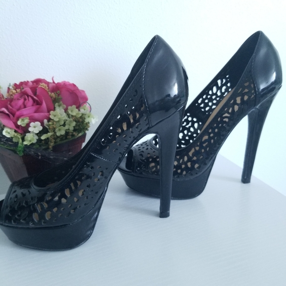 Black Lace Shiny Basic Platform Open Toe Heels - Picture 3 of 15